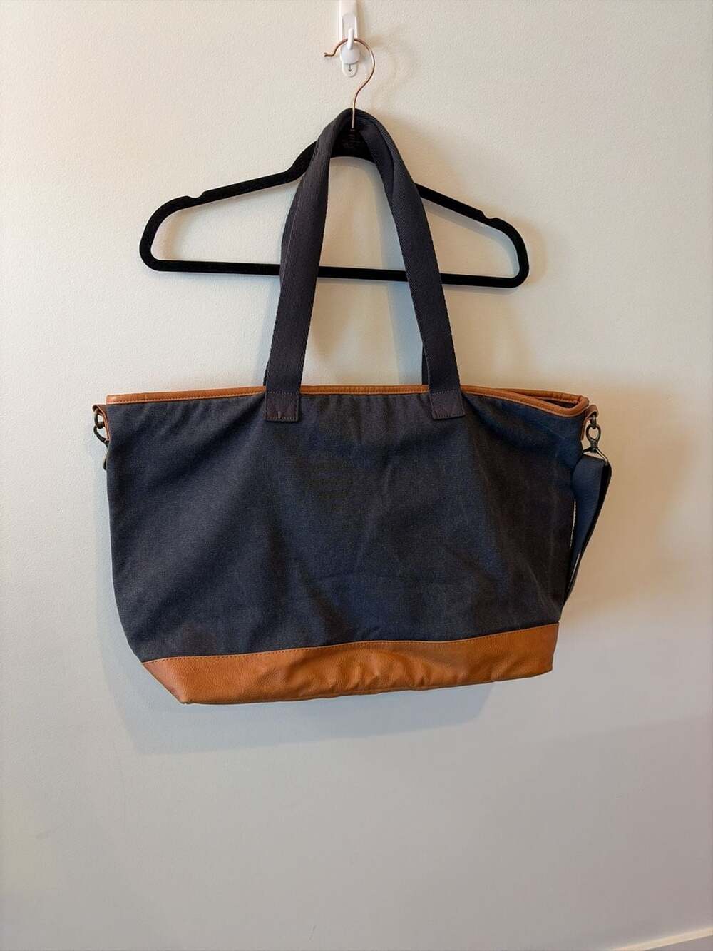 Thirty-One Gifts Canvas and Faux Leather Trimmed Tote Bag